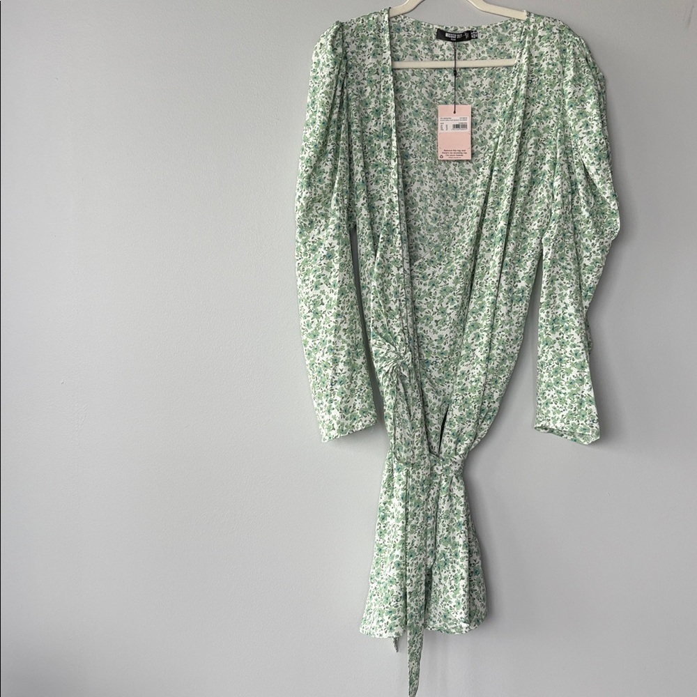 Missguided Dress floral wrap with puff sleeve tea dress NWT